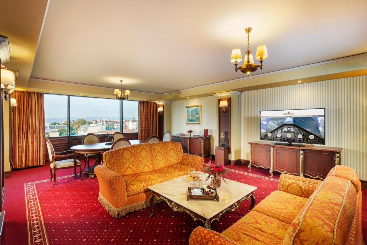 Grand Otel